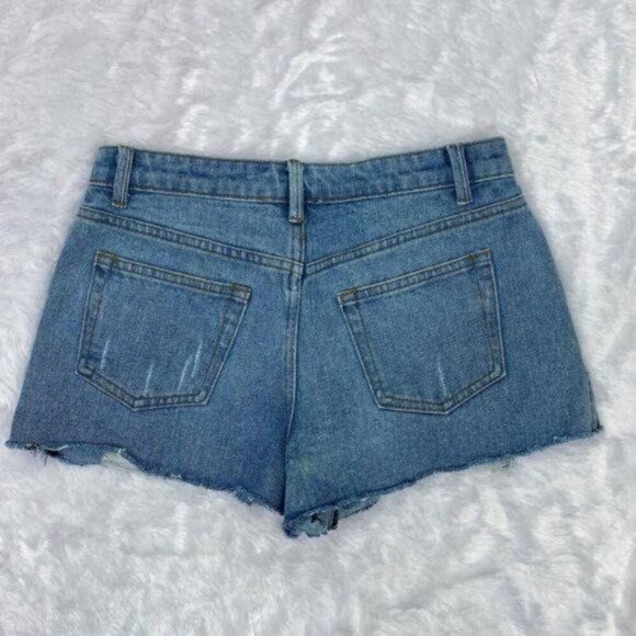 NWT DANCE & MARVEL High Waisted Shorts Cutoff Floral Embroidery M‎ - Picture 2 of 6